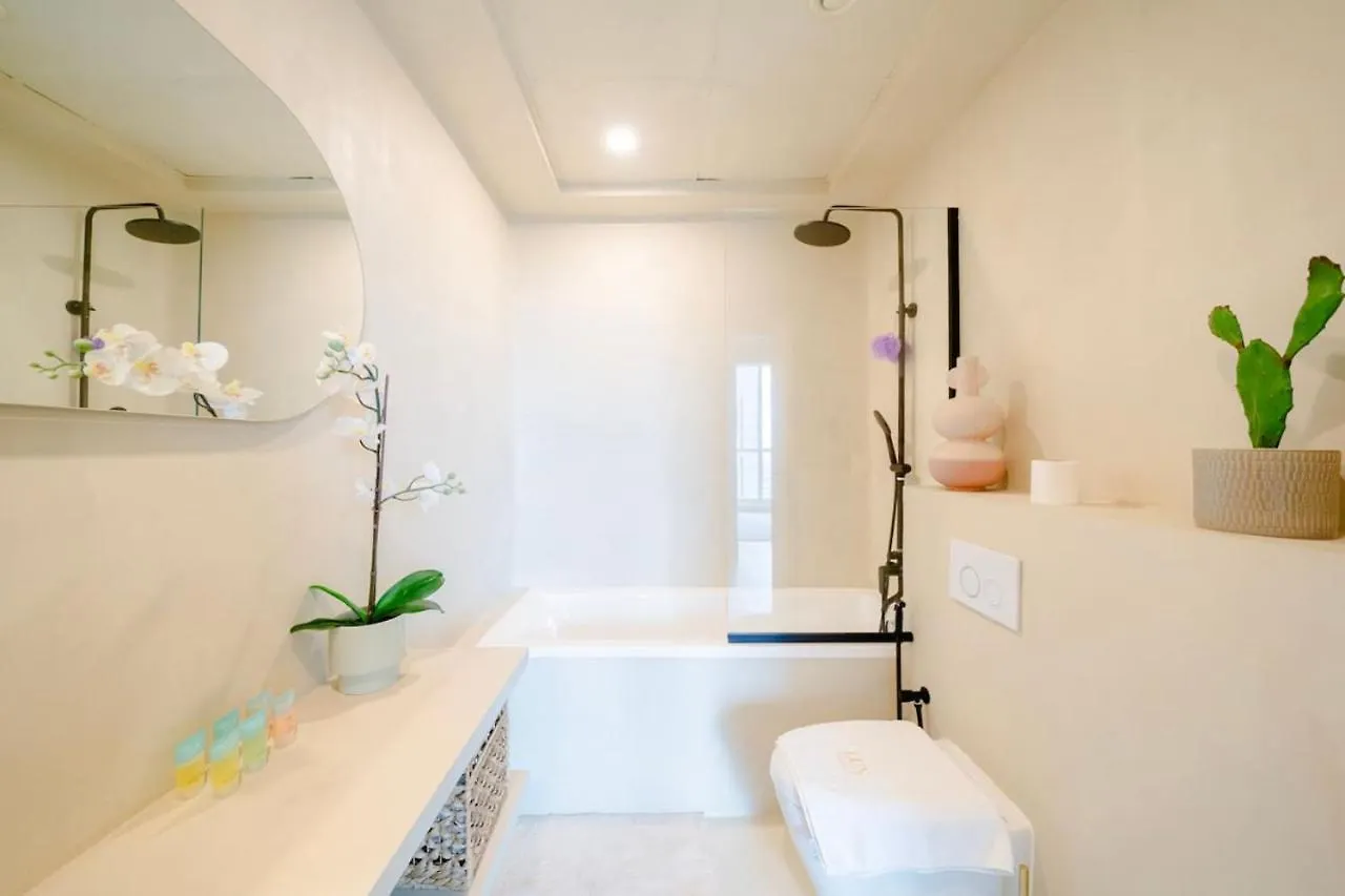 Modern & Bright 1 Bedroom Marina Apartment Dubaj