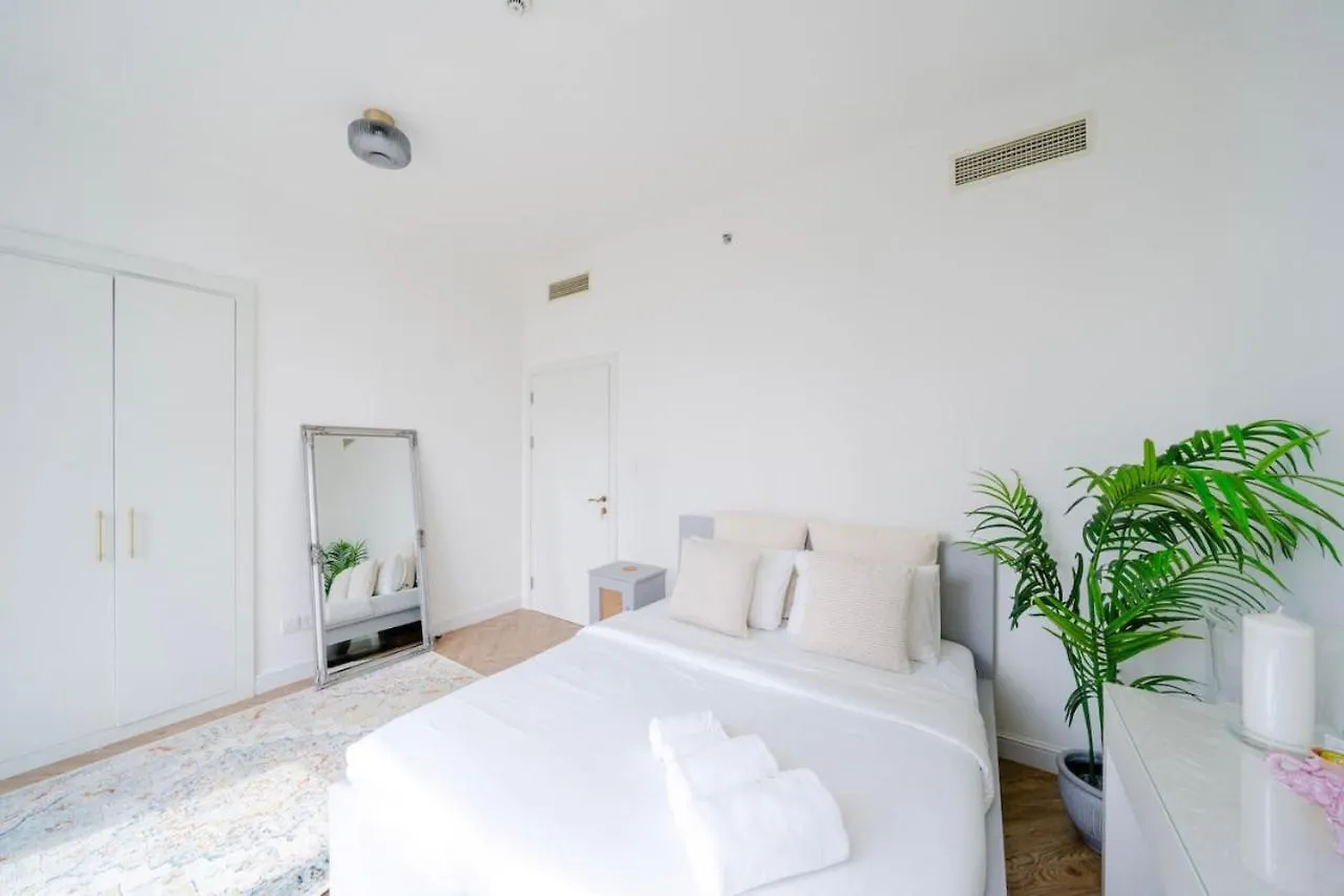 Modern & Bright 1 Bedroom Marina Apartment Dubaj Egyesült Arab Emírségek