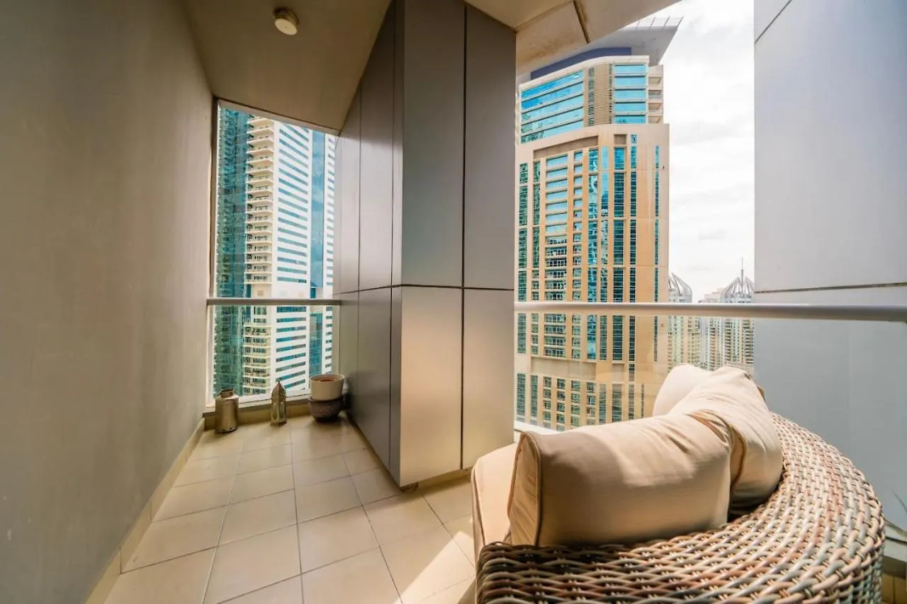 Modern & Bright 1 Bedroom Marina Apartment Dubaj